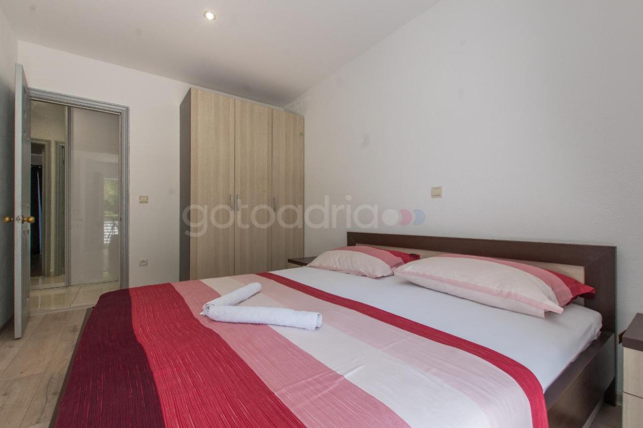 Apartment Vesna With Balcony & Free Parking Макарска Экстерьер фото